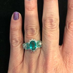 Green Gemstone Fashion Ring